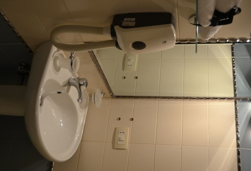 标准单人间, Al Pescatore Hotel & Restaurant