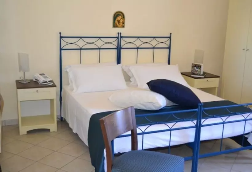 景色の見えるスタンダード4人部屋, Al Pescatore Hotel & Restaurant