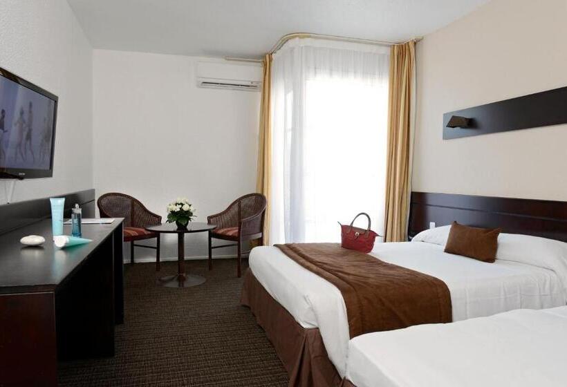 חדר סטנדרט יחיד, Espace Leonard De Vinci