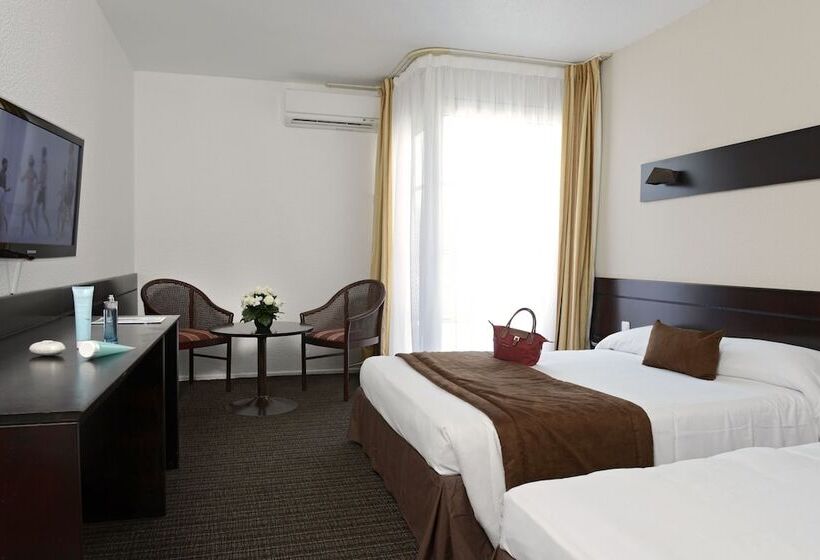 חדר סטנדרט, Espace Leonard De Vinci