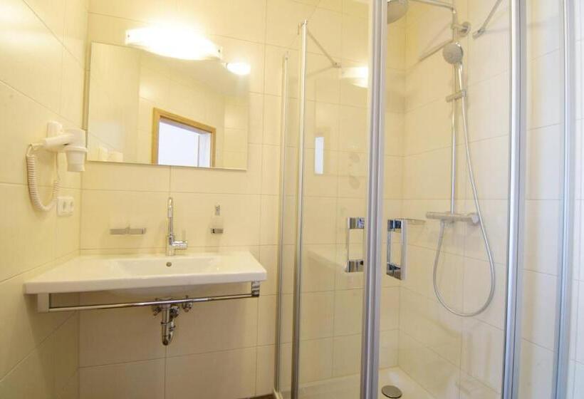 غرفة كمفورت مع بلكونة, Gasthaus Und Landhotel Wiedmann