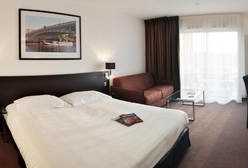 إستديو عائلى, Golden Tulip Nantes Carquefou Suite