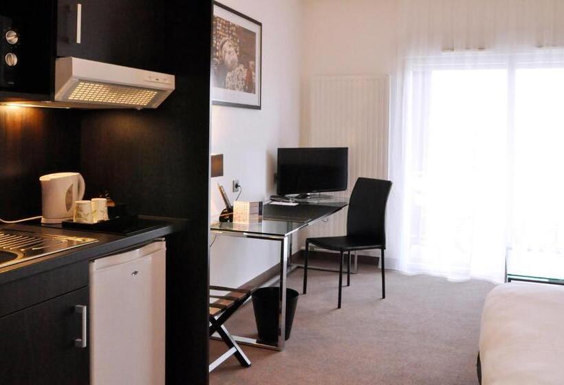 إستوديو كلاسيكى, Golden Tulip Nantes Carquefou Suite