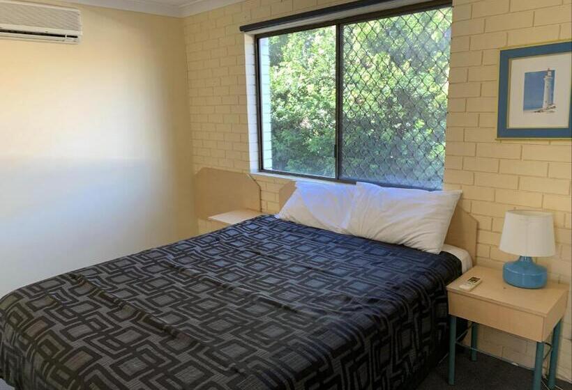 Апартаменты Economy 2 Спальни, Harbour Side Resort