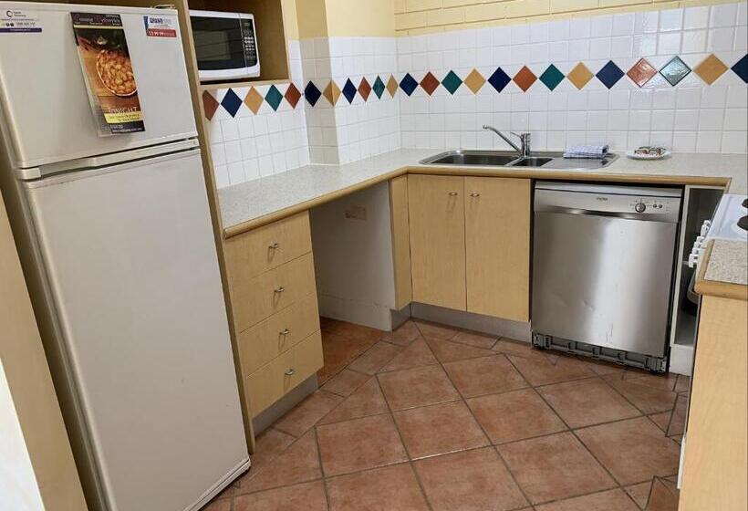 Апартаменты Economy 2 Спальни, Harbour Side Resort