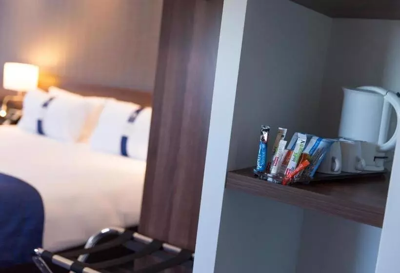 اتاق استاندارد برای معلولان, Holiday Inn Express Toulon   Est, An Ihg