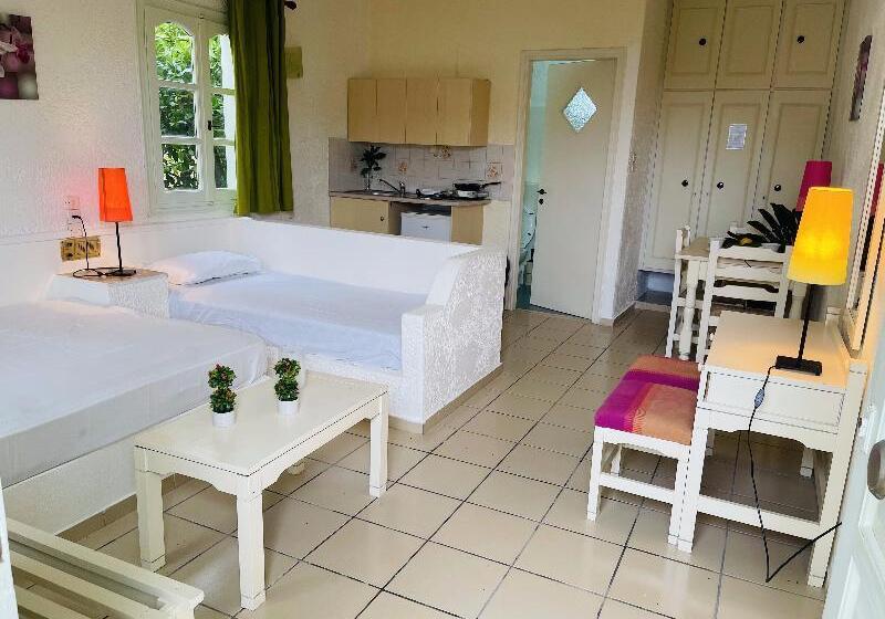 Номер Стандарт Адаптированный для Инвалидов, Holiday Inn Express Toulon Est, An Ihg