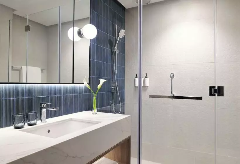 1 Bedroom Apartment with Views