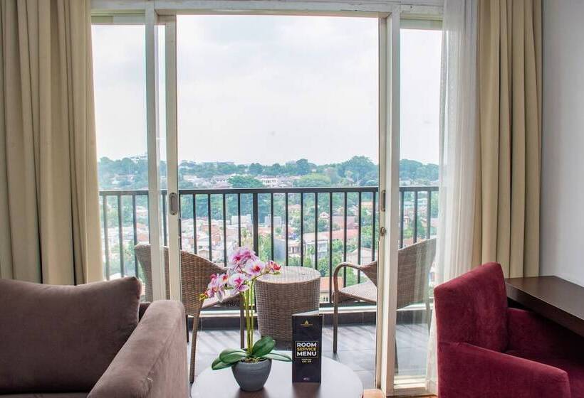 Номер Deluxe, Padjadjaran