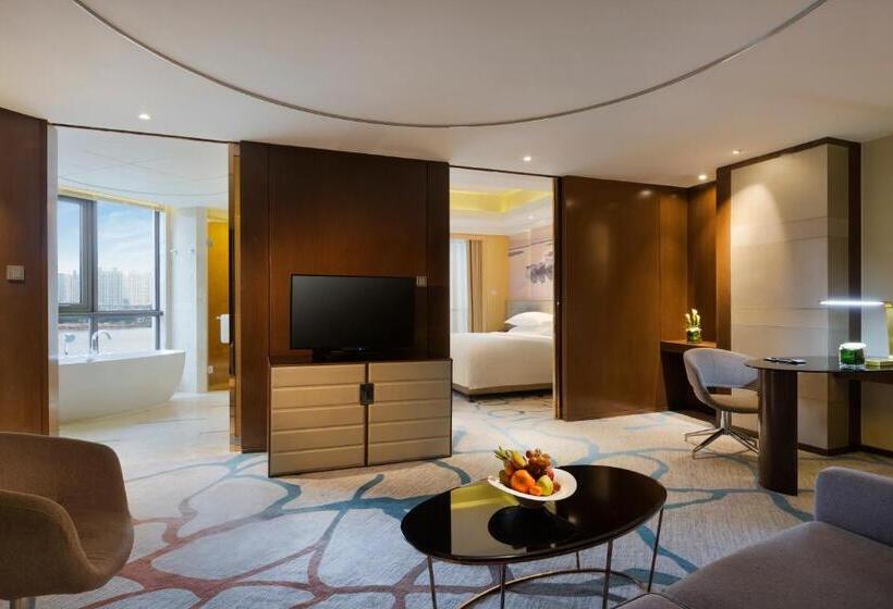 Deluxe Suite King Bed, Pullman Wenzhou