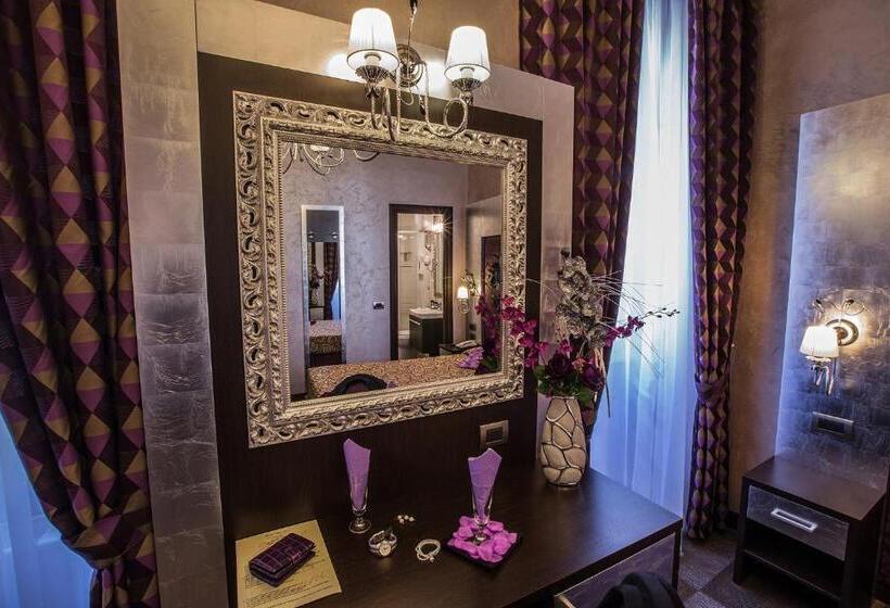 חדר סופריור לשלושה, Romano