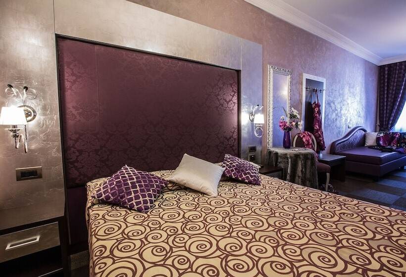 חדר סופריור לשלושה, Romano