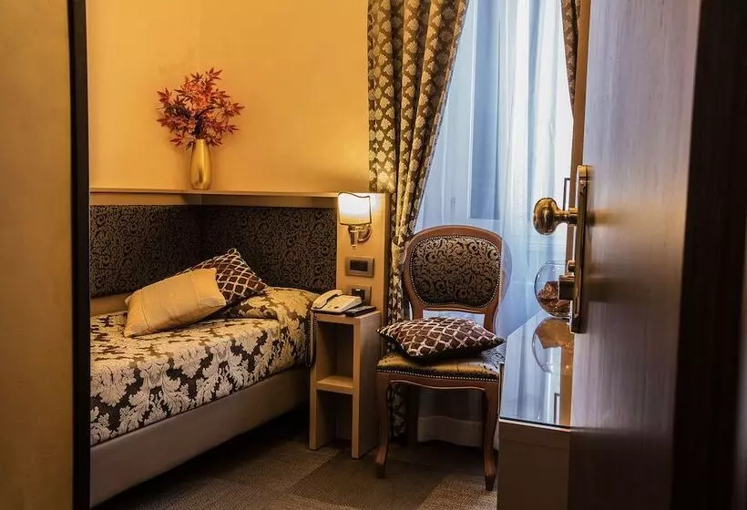 اتاق استاندارد یک نفره, Romano