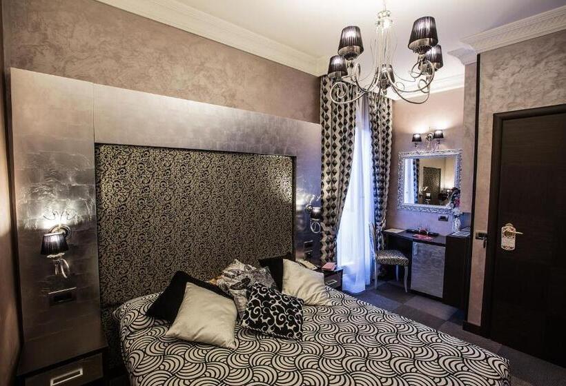 חדר דלוקס, Romano