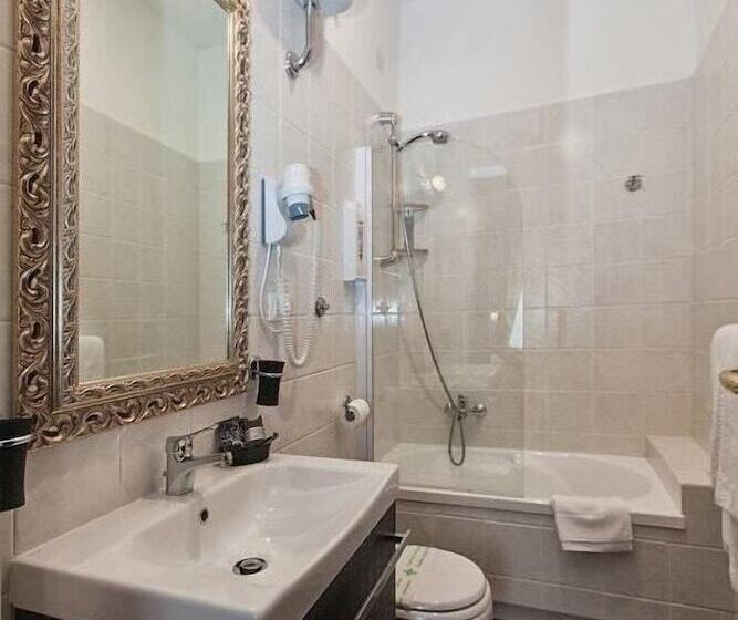 חדר סופריור לשלושה, Romano