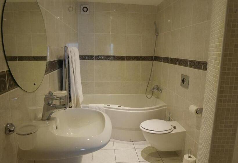 Номер Deluxe Кровать Кинг, Villare Hitchin Town Centre