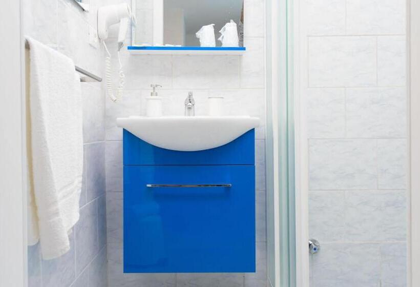 غرفة قياسية رباعية, Ah Premium Isola Di Pazze