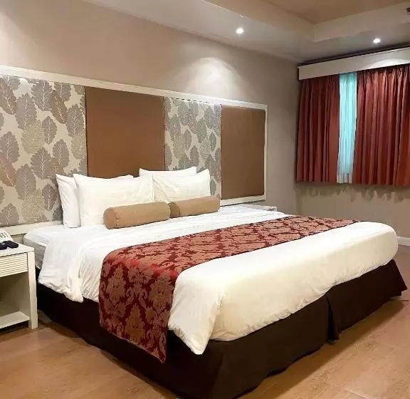 Deluxe-huone, La Piazza Hotel And Convention Center Inc