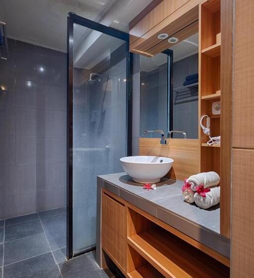 חדר דלוקס לשלושה, Matahari Tulamben Resort, Dive & Spa