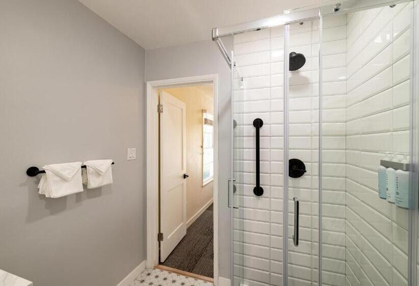 غرفة قياسية سرير كينج, Tides Oceanview Inn And Cottages