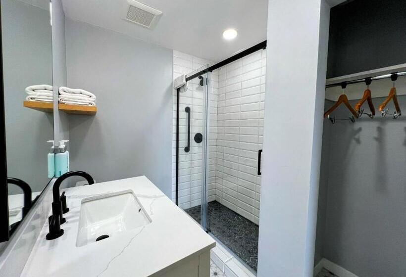 غرفة قياسية سرير كينج, Tides Oceanview Inn And Cottages