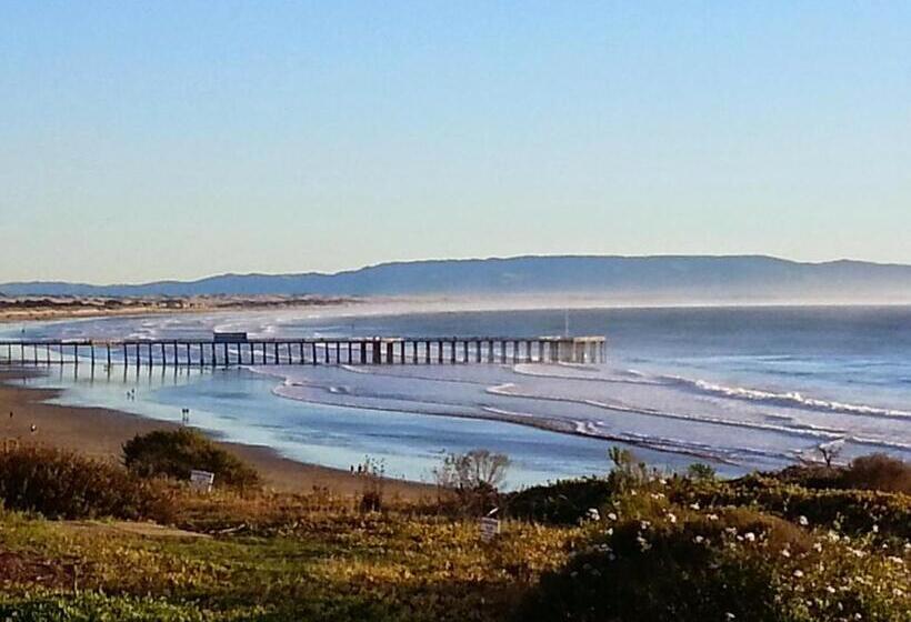 غرفة قياسية إطلالة جانبية علي البحر, Tides Oceanview Inn And Cottages