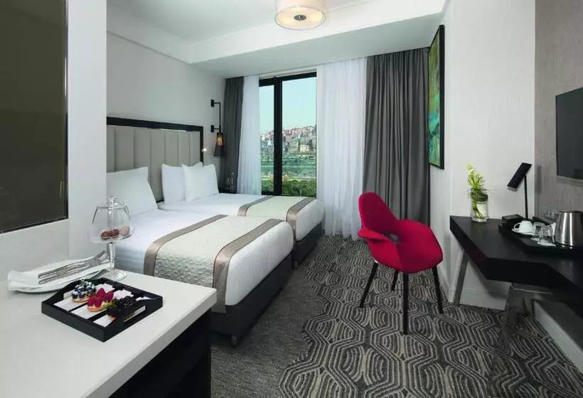 オーシャンビュースーペリアールーム, Mövenpick Istanbul Hotel Golden Horn