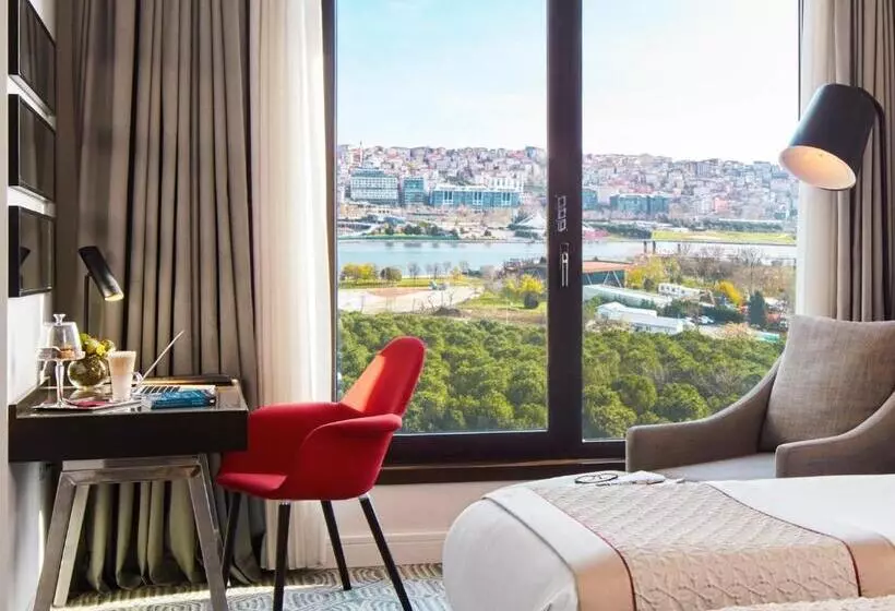 オーシャンビュースーペリアールーム, Mövenpick Istanbul Hotel Golden Horn