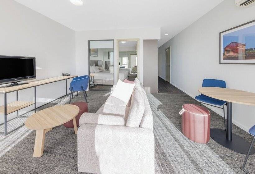 Апартаменты 1 Спальня, Quest Werribee