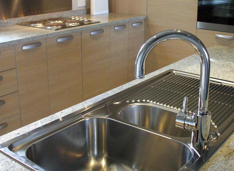 스위트, Sovereign Pier On The Waterways