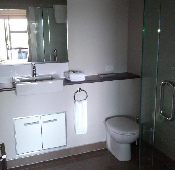 스위트, Sovereign Pier On The Waterways