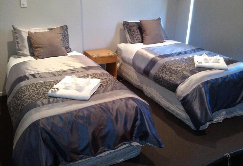 Family Suite, Sovereign Pier On The Waterways