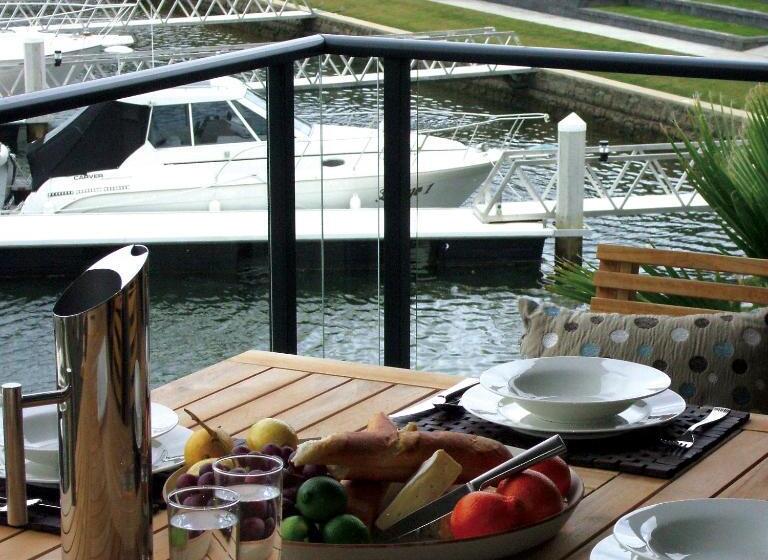 Люкс 3 Спальни, Sovereign Pier On The Waterways