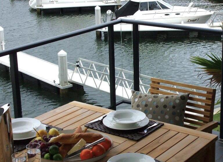 디럭스 스위트, Sovereign Pier On The Waterways