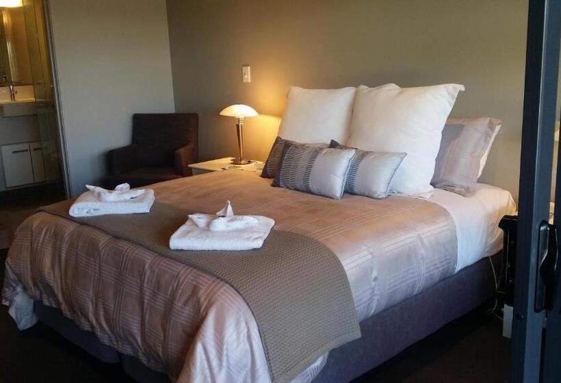 디럭스 스위트, Sovereign Pier On The Waterways