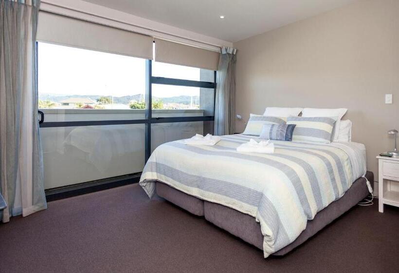 디럭스 스위트, Sovereign Pier On The Waterways