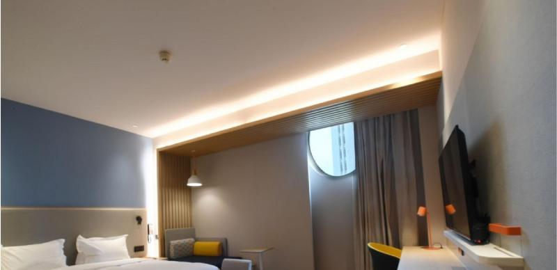 带大床的标准间, Holiday Inn Express Tianjin Binhai, An Ihg