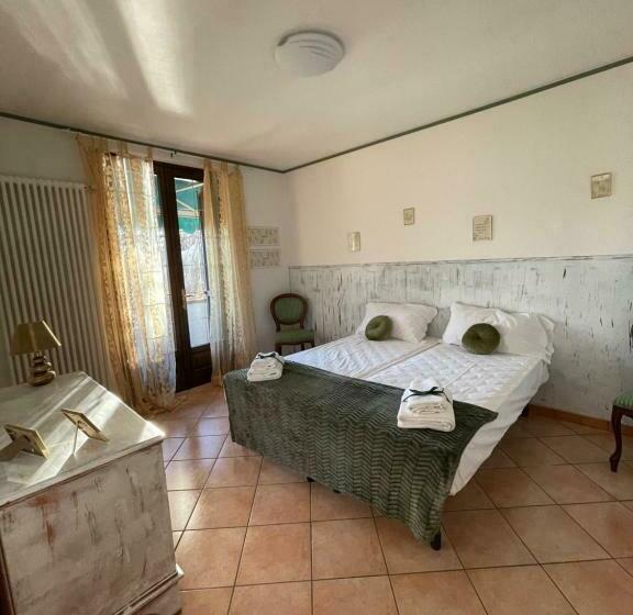 חדר לארבעה סטנדרטי עם מרפסת, Mezzanetti