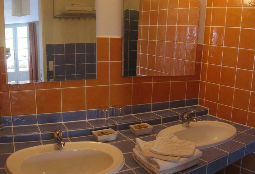 חדר סטנדרט נוף לבריכה, Pierre De Lune