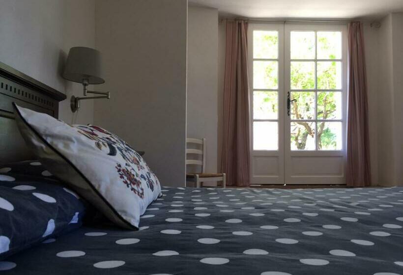 חדר סטנדרט נוף לבריכה, Pierre De Lune