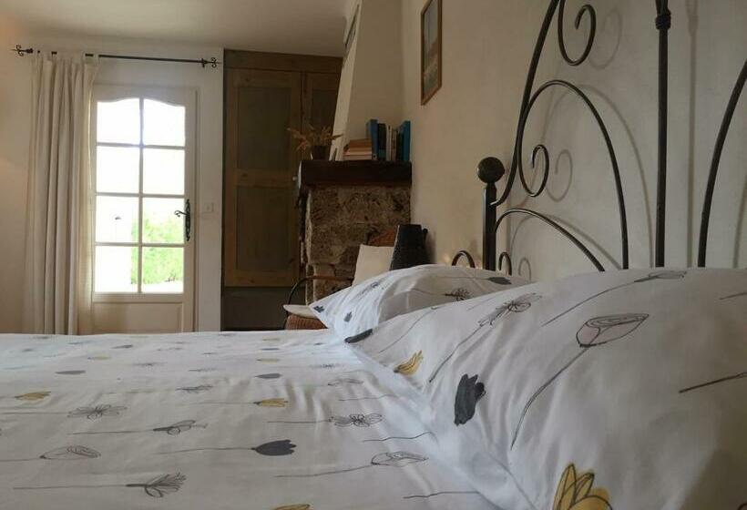 غرفة قياسية مطلّة علي الحديقة, Pierre De Lune