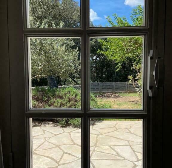 חדר סטנדרט, Pierre De Lune