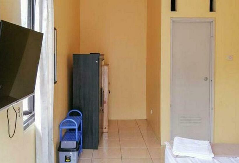 Номер Стандарт, Risqia Syariah Tod M1 Bandara Soekarno Hatta Mitra Reddoorz