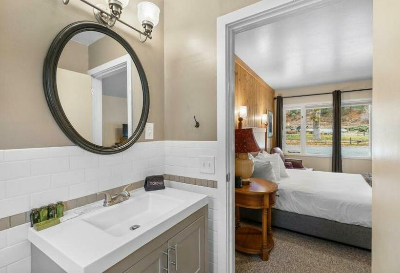 스탠다드 룸, Indian Creek Lodge