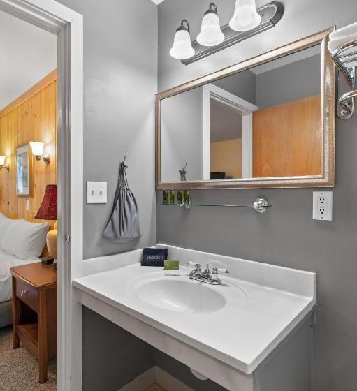 스탠다드 룸 킹사이즈 침대, Indian Creek Lodge