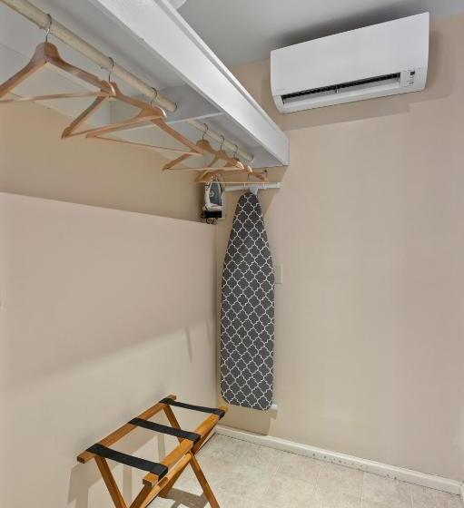 스탠다드 룸 킹사이즈 침대, Indian Creek Lodge