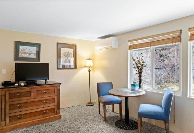 스탠다드 스튜디오, Indian Creek Lodge