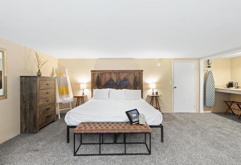 스탠다드 스튜디오, Indian Creek Lodge