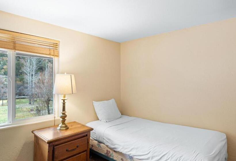 스탠다드 스튜디오, Indian Creek Lodge