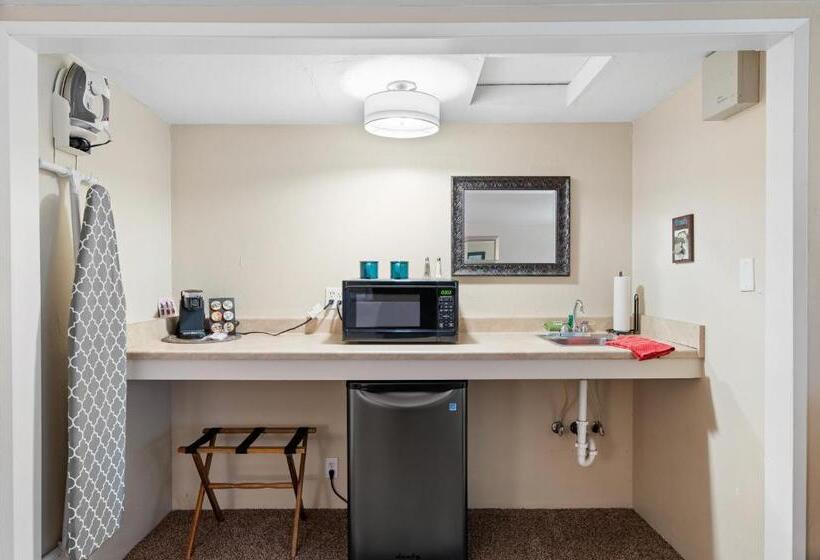 스탠다드 스튜디오, Indian Creek Lodge